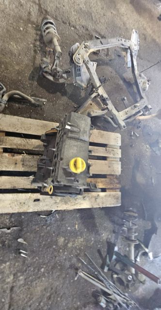 Lampa / Tripla stop dreapta pe aripa Dacia Logan prima generatie