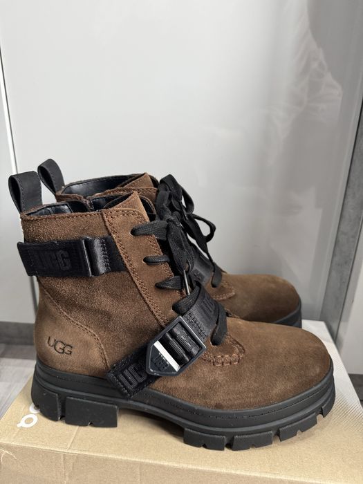 Водоустойчиви дамски боти UGG Ashton Lace-Up