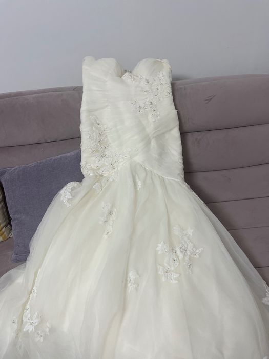Vand rochie mireasa
