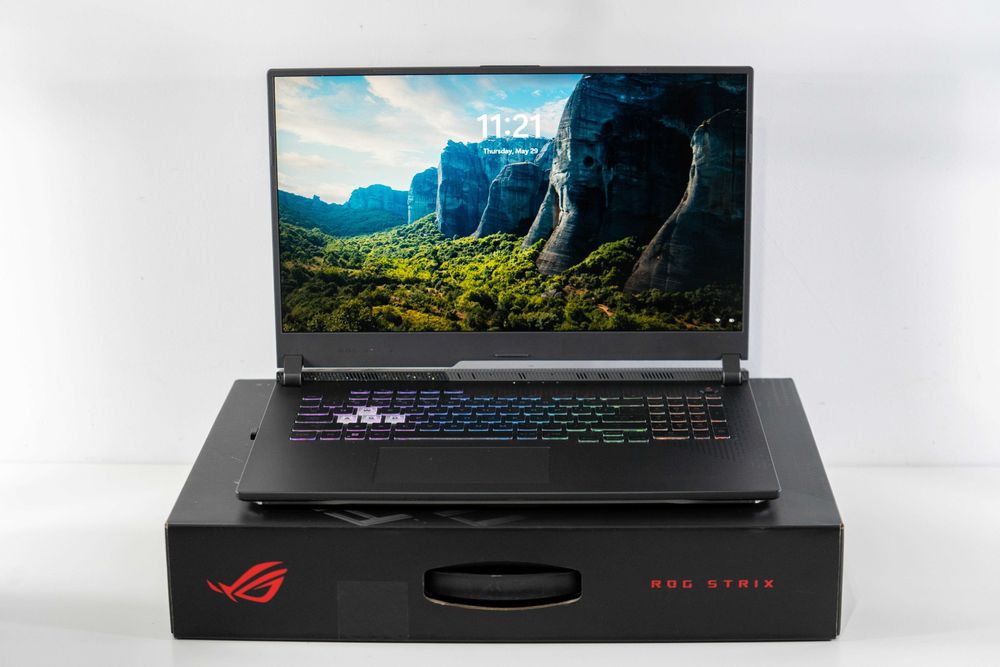 Laptop gaming Asus ROG G713 Ryzen7 6800HS 17 inch 144Hz