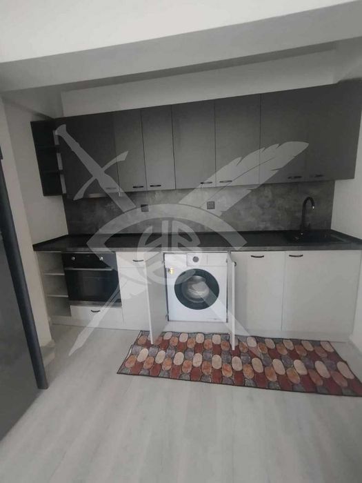 Тристаен апартамент - Колхозен пазар - 181031