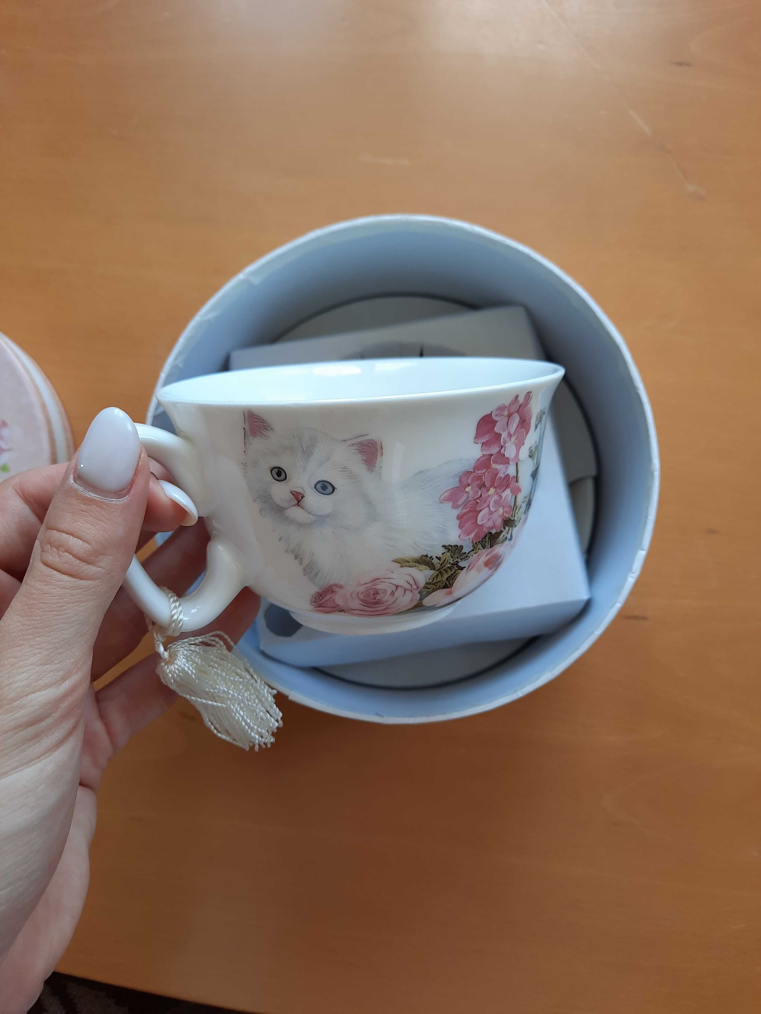 Комплект чаша и чинийка с котки