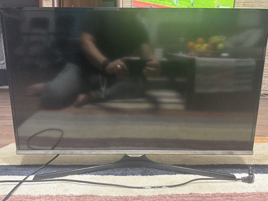 Samsung UE32J5100AW + suport prinsere perete