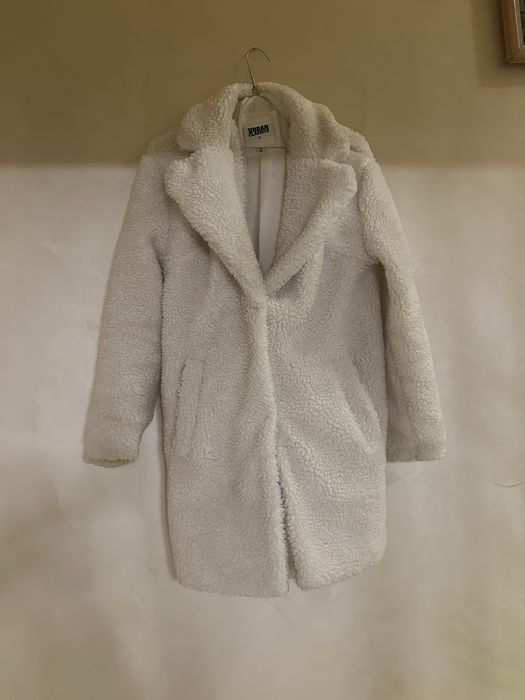 Бяло палто Urban Classics тип Teddy coat, размер S (отговаря на M)