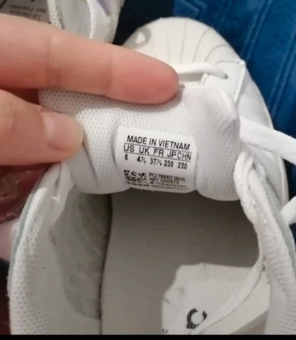 Incaltaminte sport marimea 36, interior 23 cm