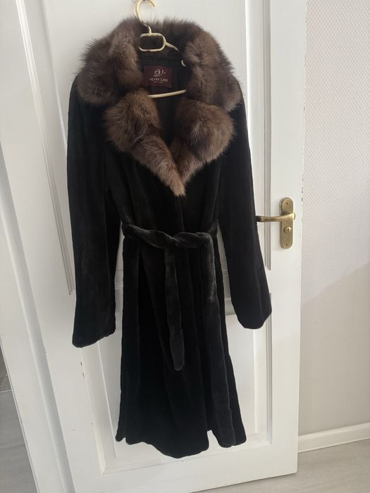 Норковая шуба с воротником песец