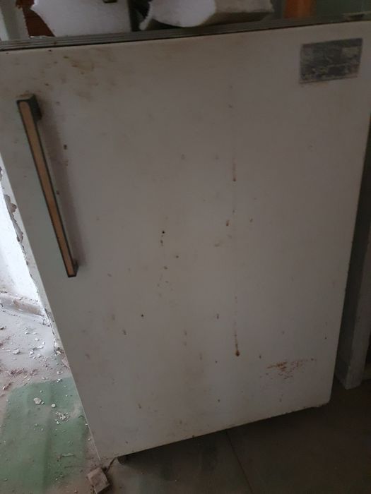 Продавам хладилник