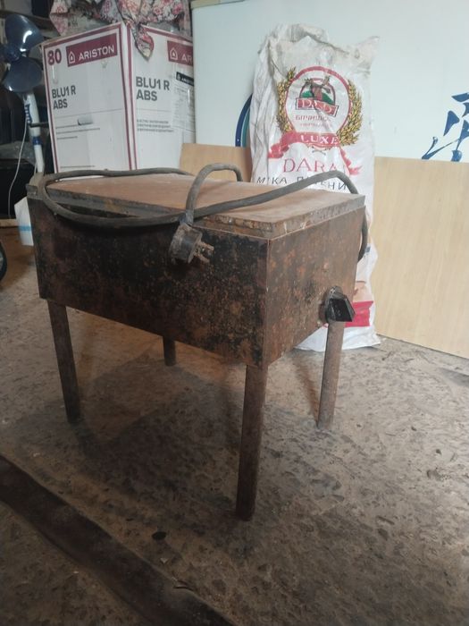 Электричесская печь. Б/у в рабочем состояний, 220 В.