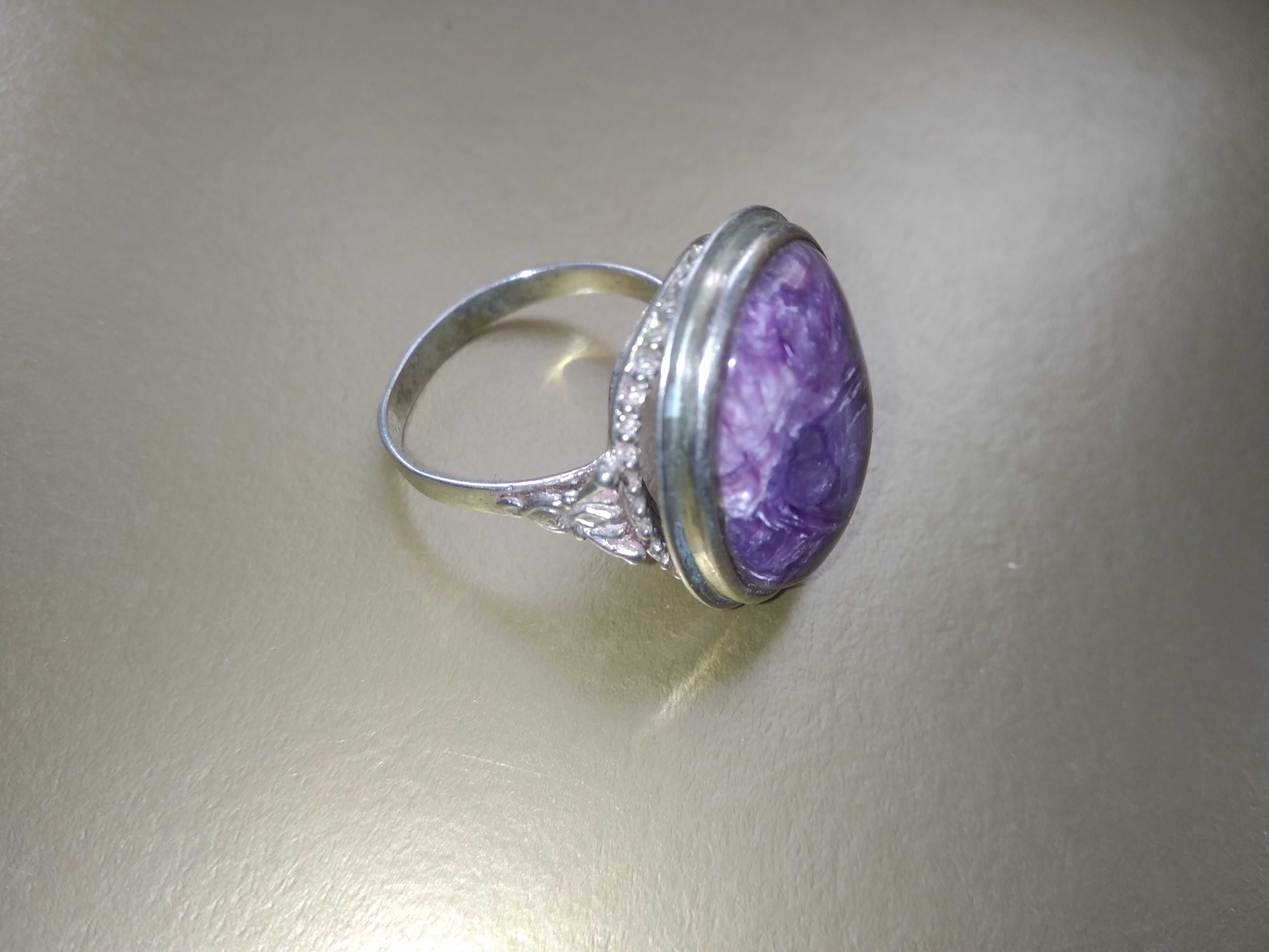 Женское серебряное кольцо с камнем ЧАРОИТ