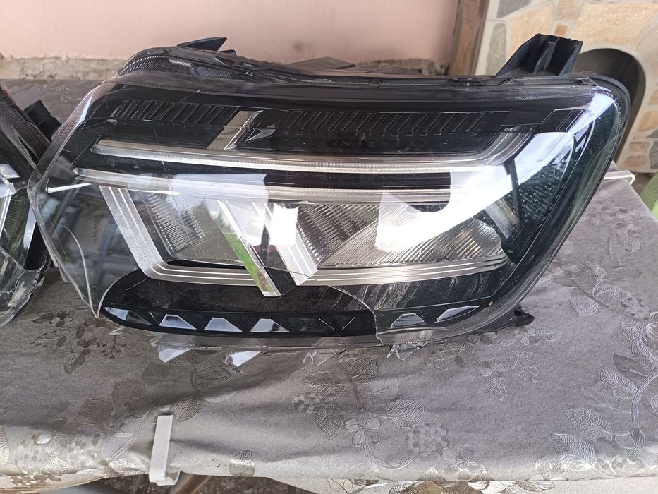 Фарове за Дачия Дъстър 2022 (Dacia Duster 2022)