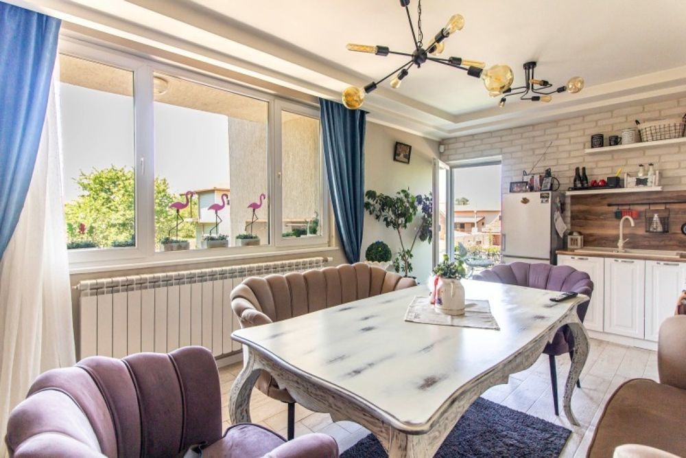 Продава се Етаж от къща в с. Волуяк, Област София-град - 200 кв.м за 1095 €/кв.м - Снимка #2