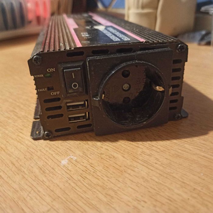 Invertor 2600 w  unda modificata