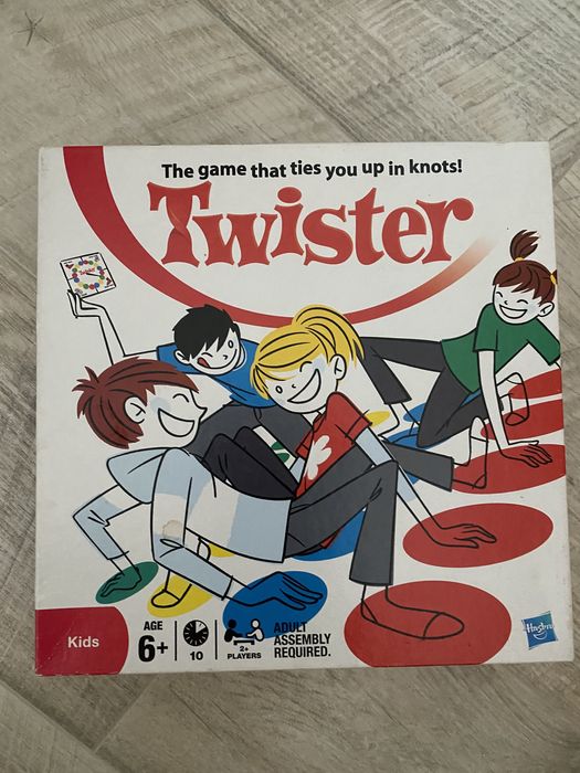 Продам новую игру детскую Twister