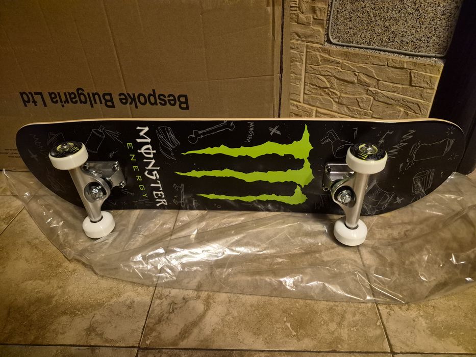 Скейтборд Monster Energy