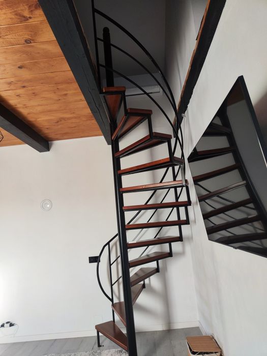 Scara metalica spirala