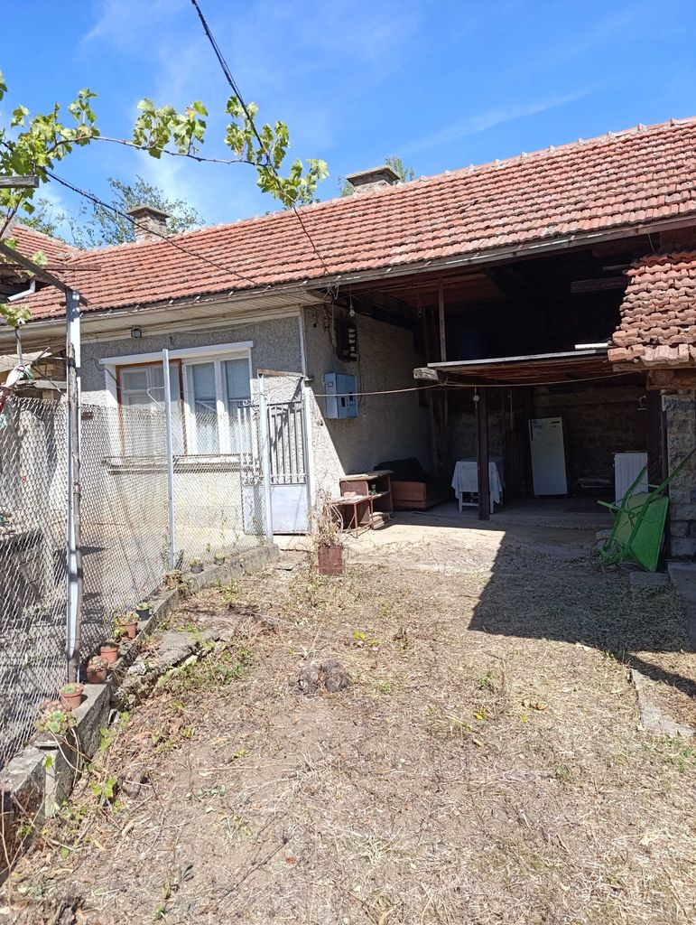 Продава се Къща в Велико Търново, Център - 150 кв.м за 447 €/кв.м - Снимка #3