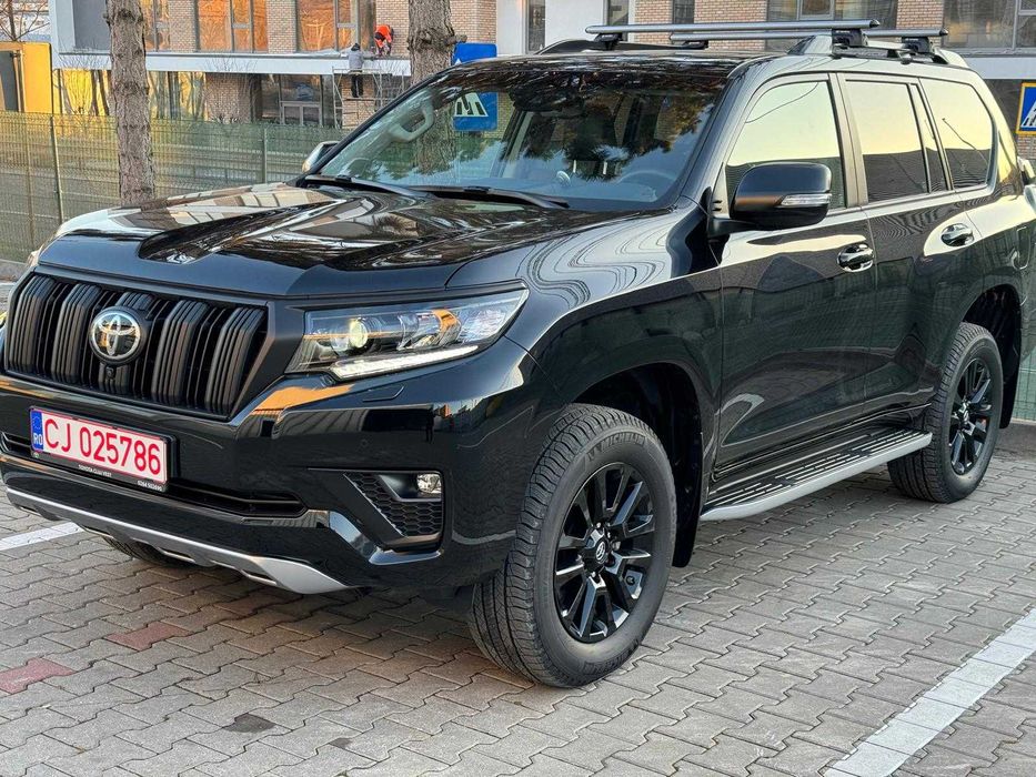 Toyota Landcruiser 150 - 7 locuri -luxury  black matt edition - full