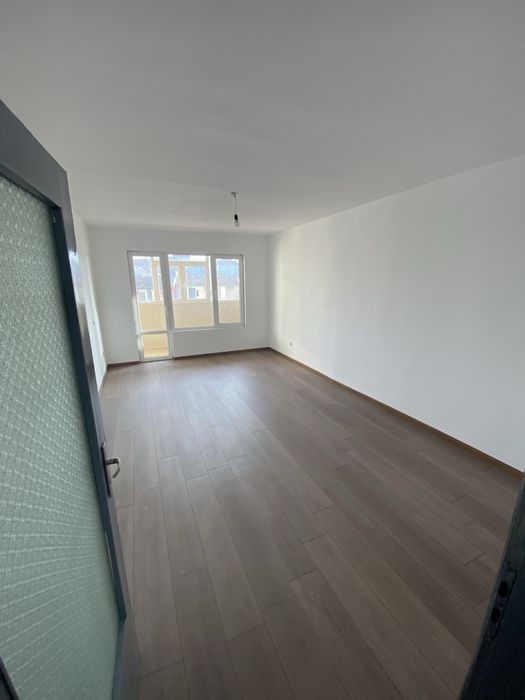 Продава се Тристаен апартамент в Добрич, Строител - 77 кв.м за 457 €/кв.м - Снимка #7