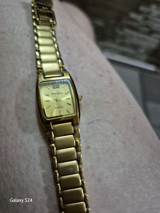 Продам часы женские