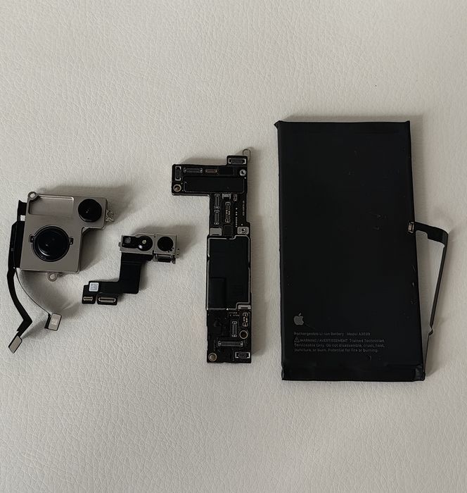 Piese Iphone 15 plus