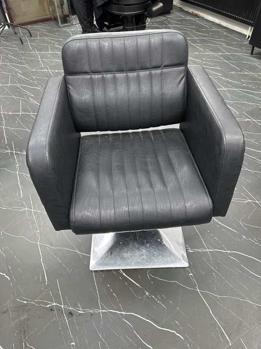 Кресло парикмехерская 4 штук. Состояние отличное