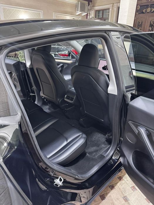 Продается Tesla model Y 2023 года