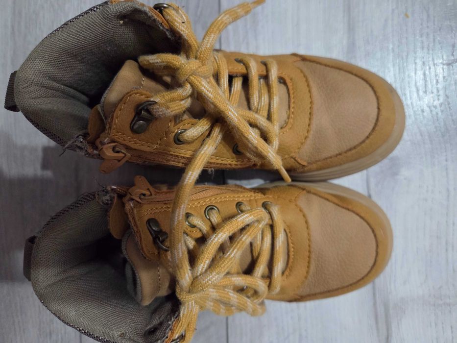 Ghete Zara masura 26, purtati putin