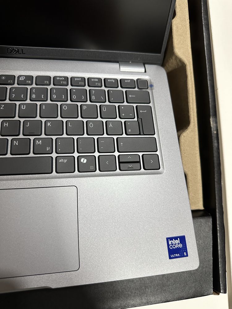 Чисто НОВ Лаптоп Dell Latitude 5450