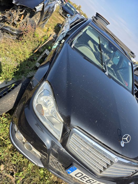 Dezmembrez Mercedes C220d w204 2011 Piese
