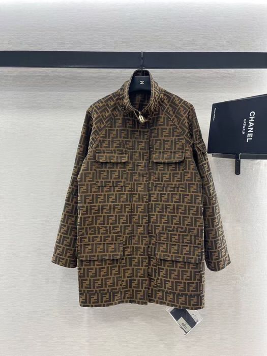 Курточка Fendi размер М