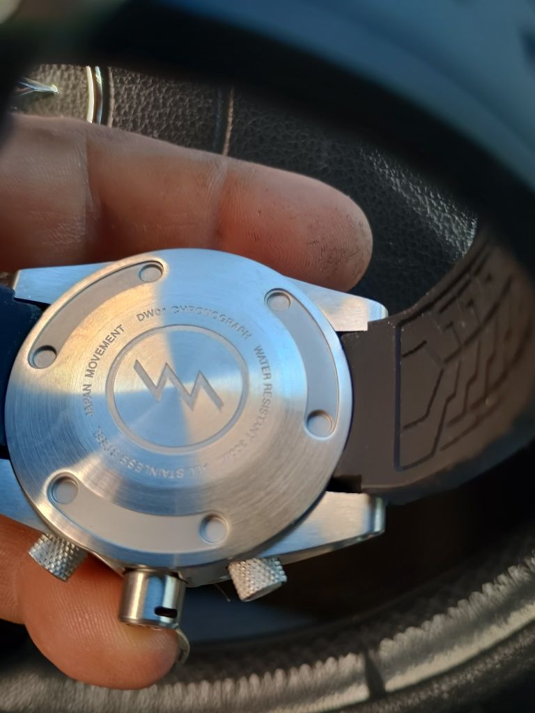 Electric Càlifornia diver