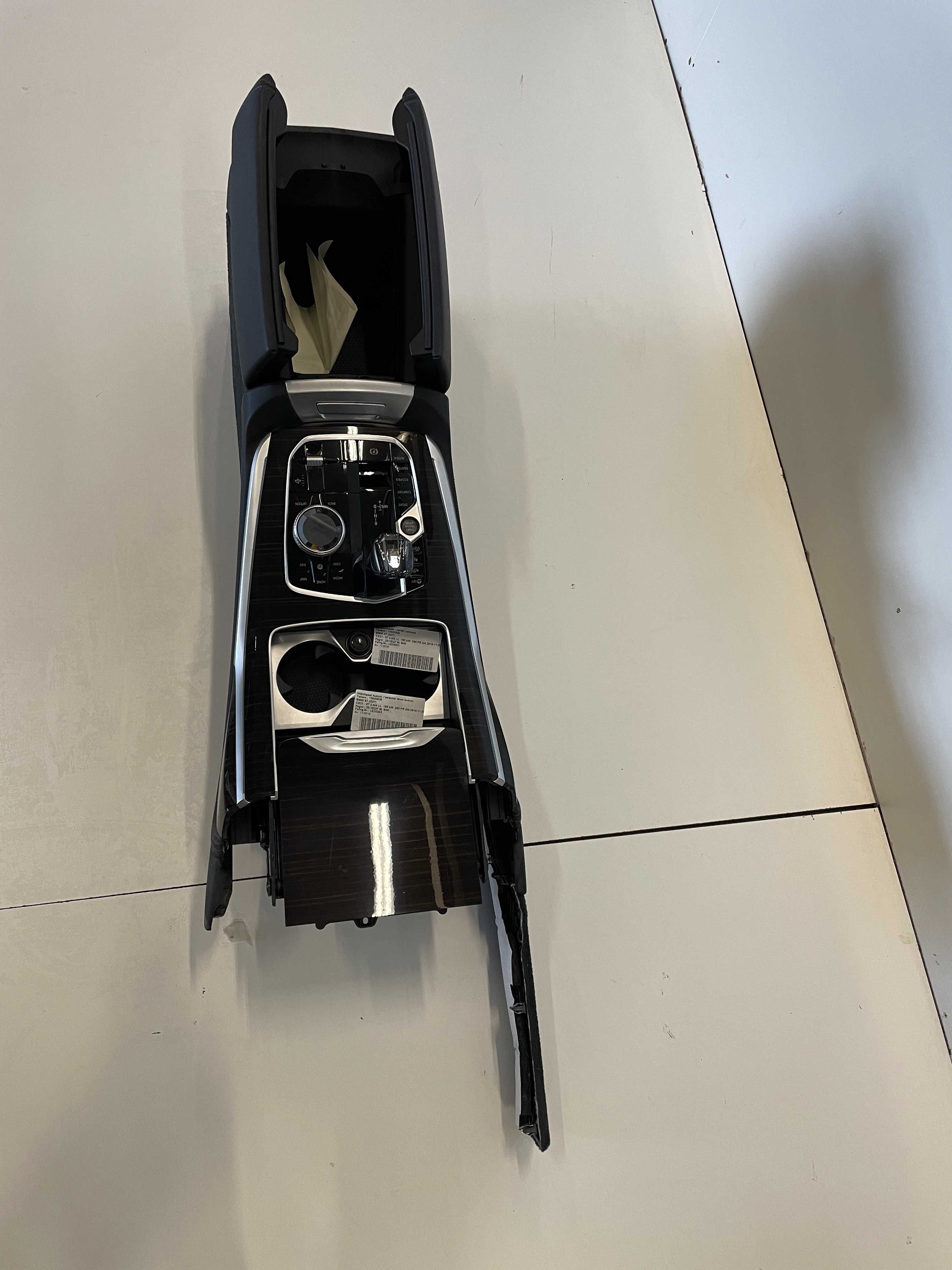 Consola centrala cotiera Cristal Swarovski BMW X7 G07