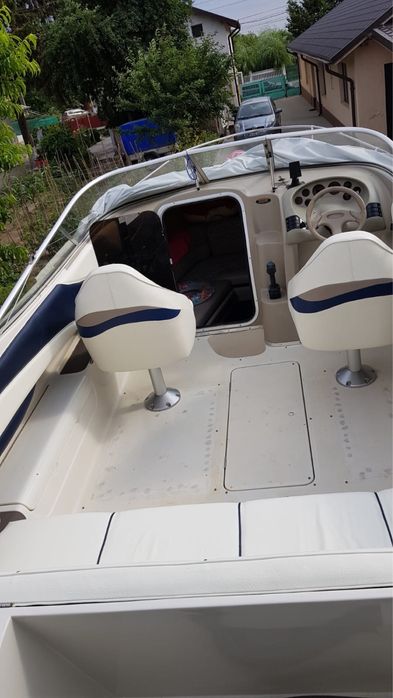 Bayliner 2252 Ls cu cabina Yamaha F250 cp