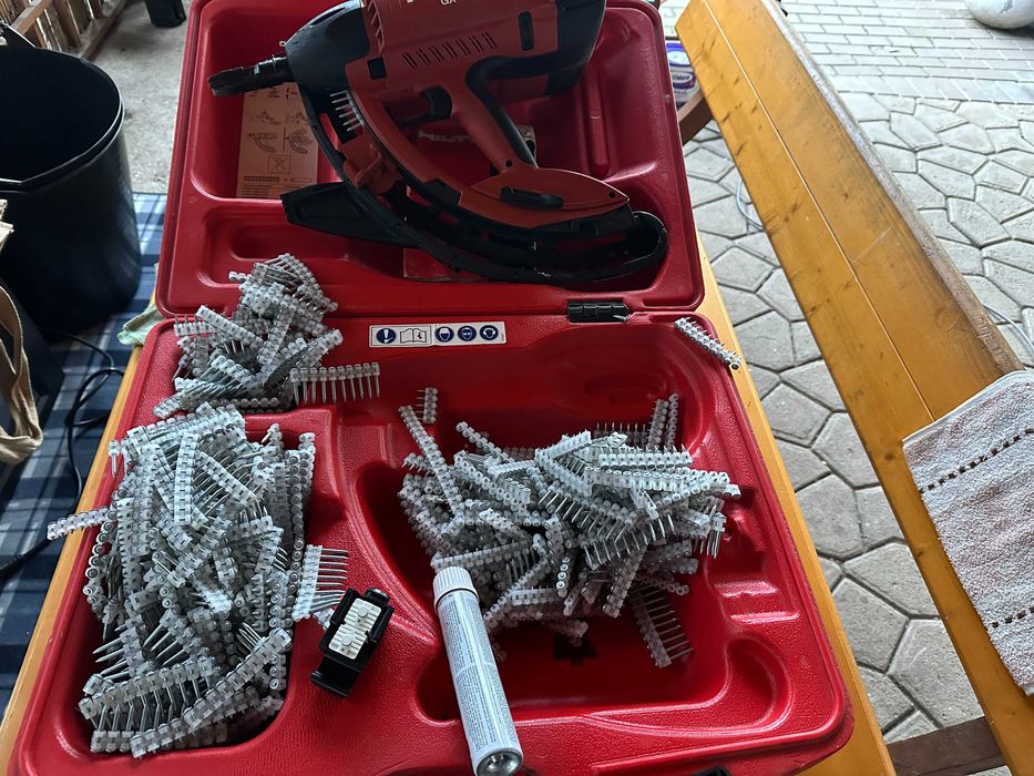 pistol Hilti gx 100 cutie, gaz si cuie