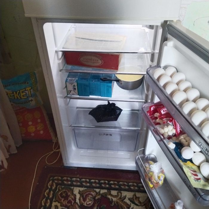 Холодильник сатылады артел