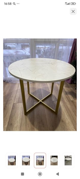 Кухонный стол и четыре стула