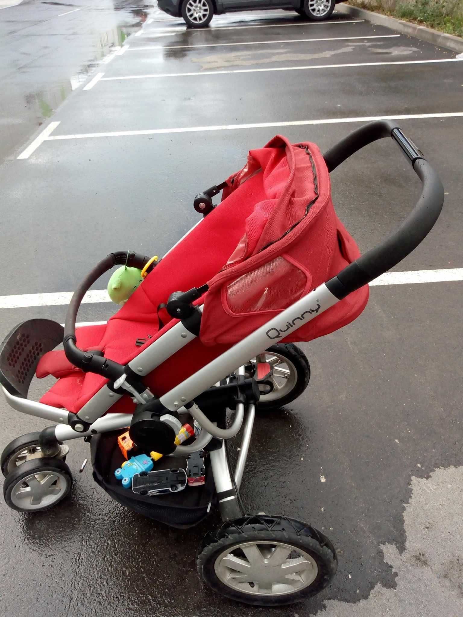Червена количка Quinny