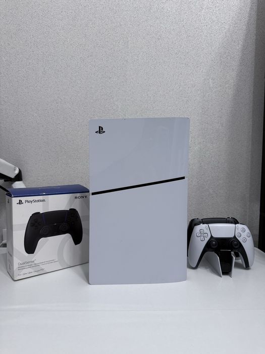 [+850] игр PS5 Slim 1TB | 2 Геймпада + Док-станция + PS Plus Deluxe