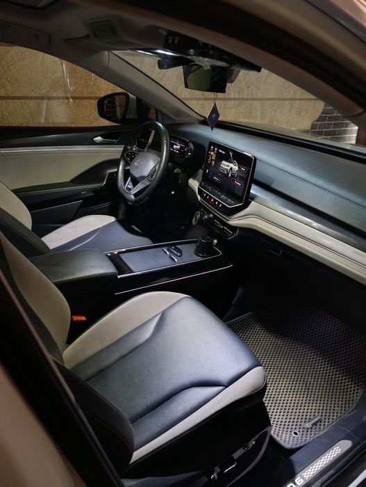 Volkswagen ID6 Crozz Pure+