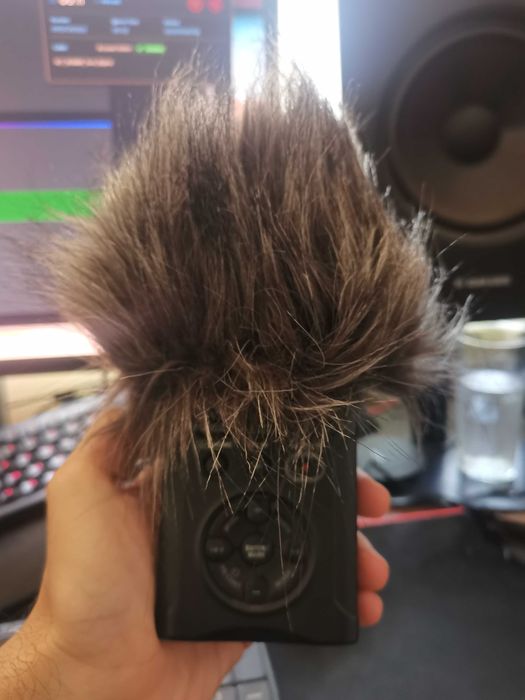 TASCAM DR-40 Linear PCM Digital Recorder + Windscreen