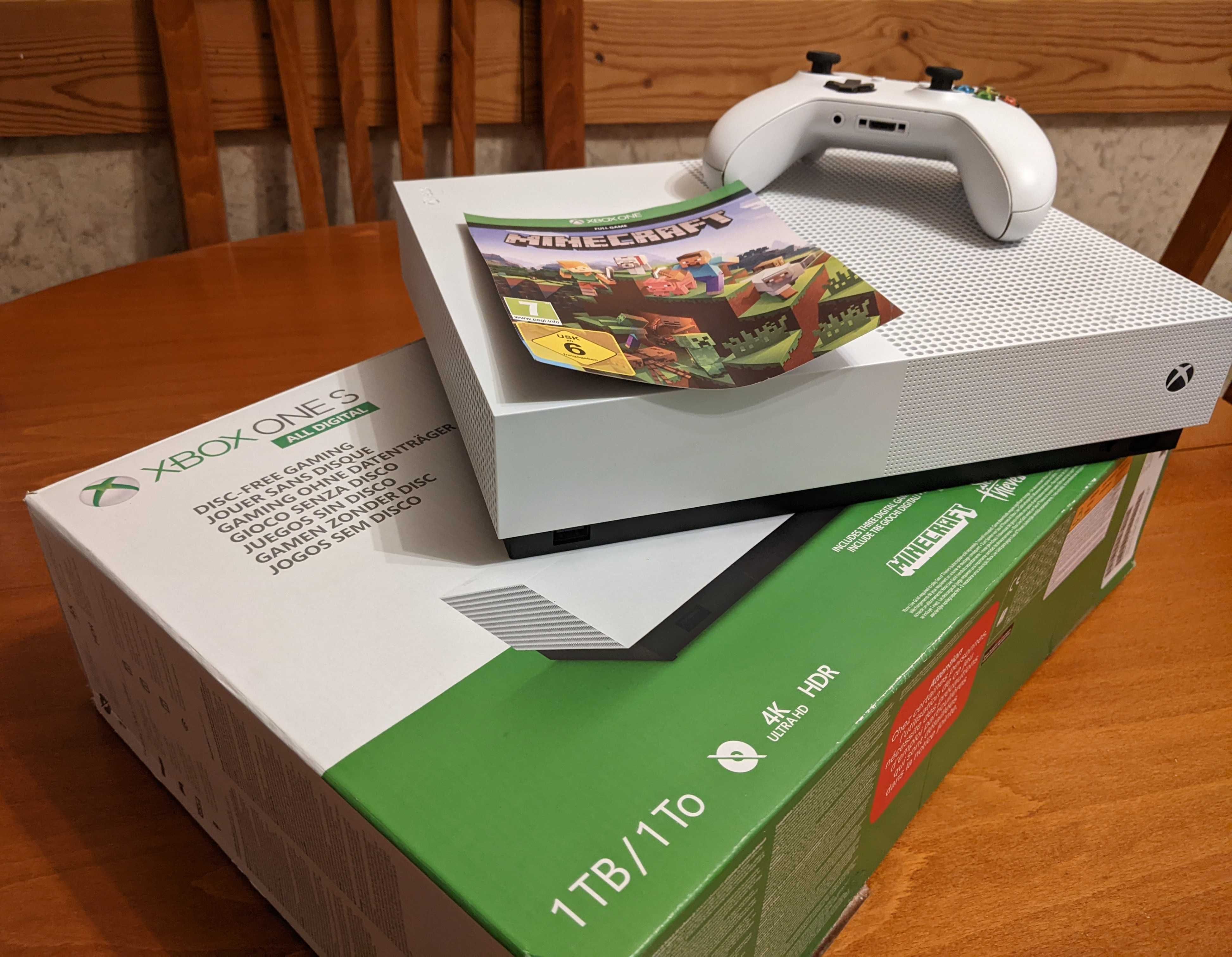 XBOX ONE S 1TB + Minecraft