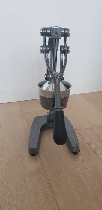 Storcator tip presa manuala citrice Ernesto