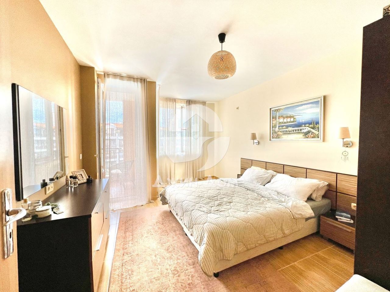 Продава се Двустаен апартамент в Свети Влас - 69 кв.м за 1450 €/кв.м - Снимка #2