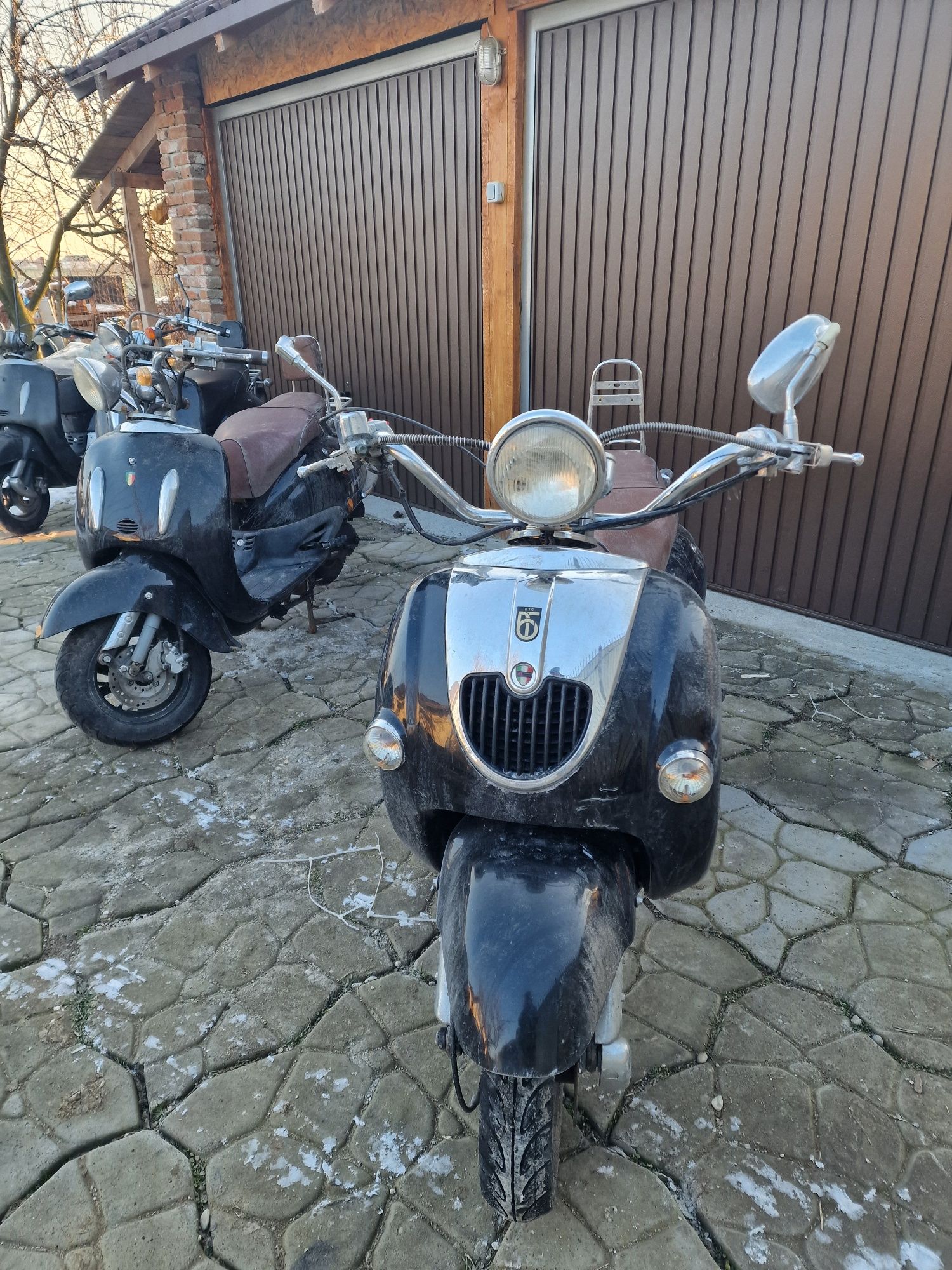 Vand retro scutere fara permis