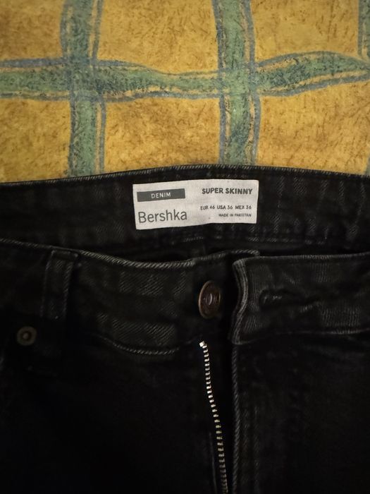 Мъжки черни дънки bershka.