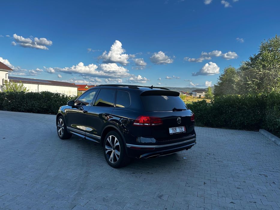 Volkswagen Touareg 3.0 TDI R-Line – 2016 – Full Option
