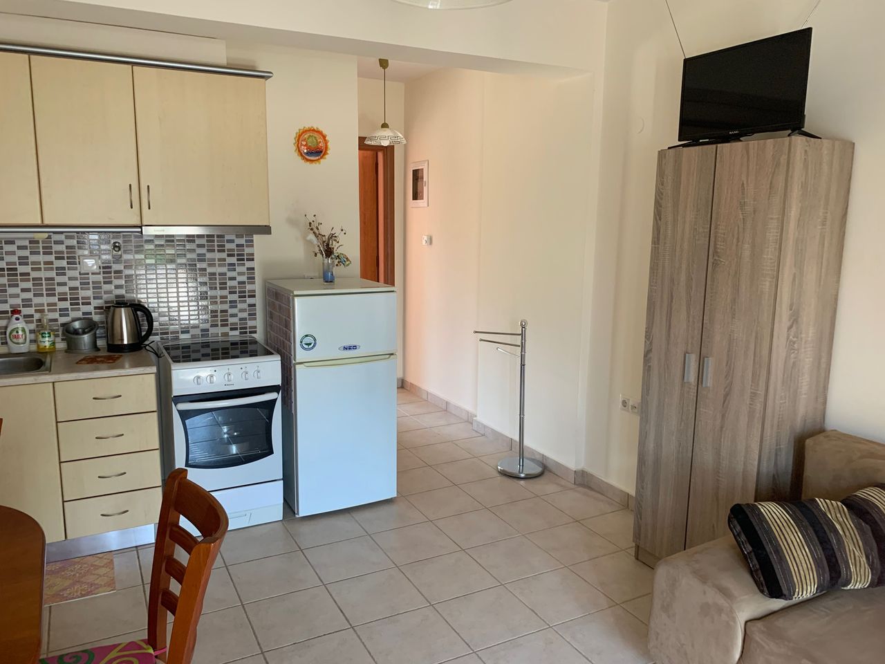 Дава се под наем Двустаен апартамент в Пловдив, Тракия - 48 кв.м за 70 € - Снимка #6