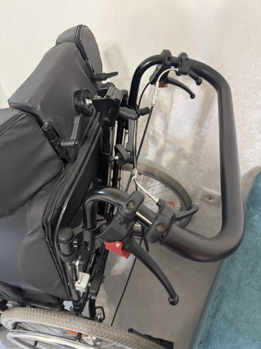 Продам инвалидное кресло