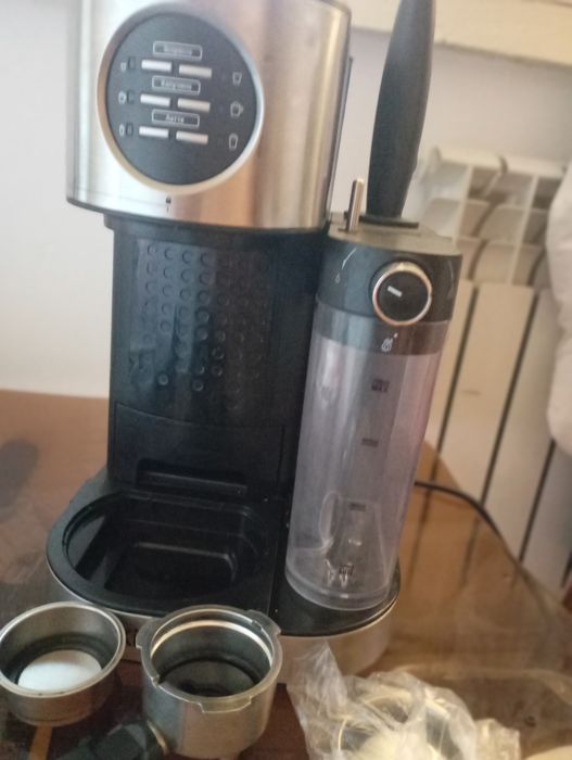 Продам кофеварку Kitfort