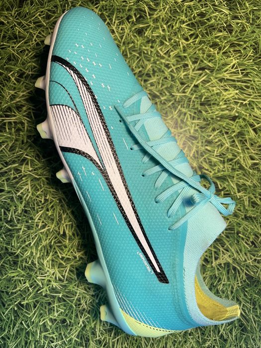 Продам новые бутсы